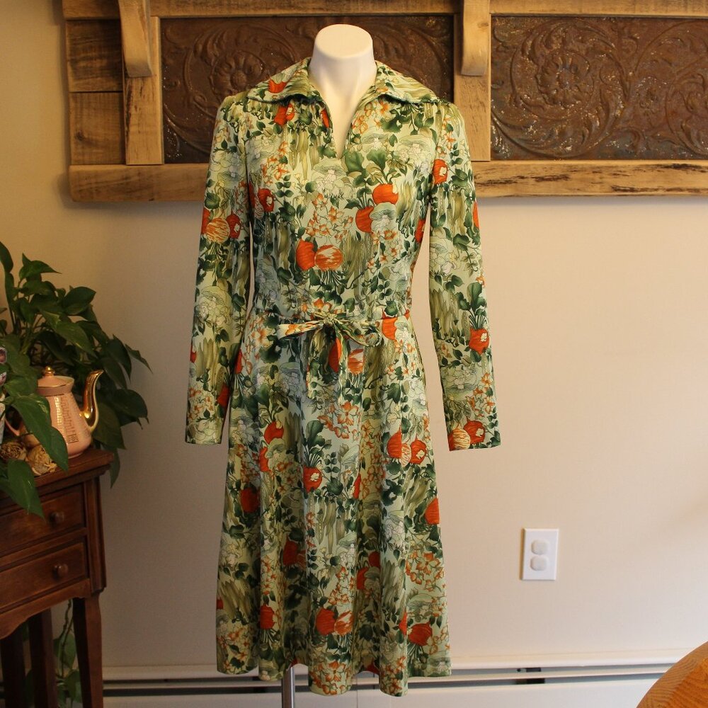 Vintage Tanglwood Mushroom, Beets, Peas, and Floral Themed Dress